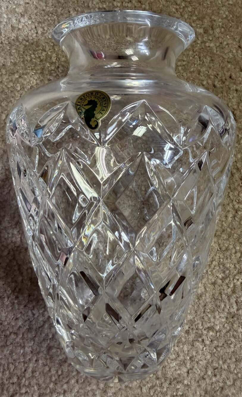 Rare Vintage WATERFORD Diamond / Vertical Cut  8" Tall vase Seahorse Sticker